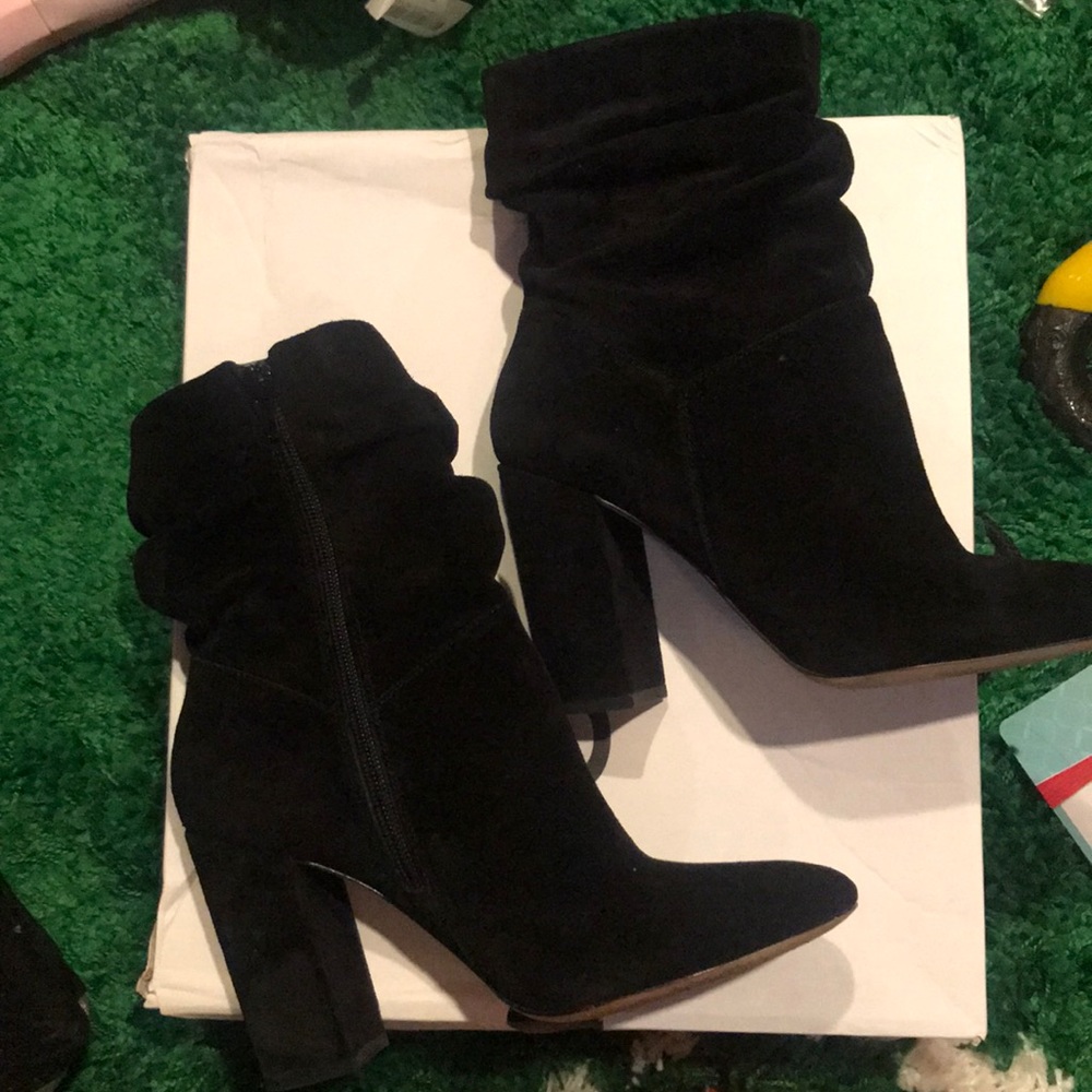 EUC ALDO WICESSA SUEDE ANKLE BOOTIES